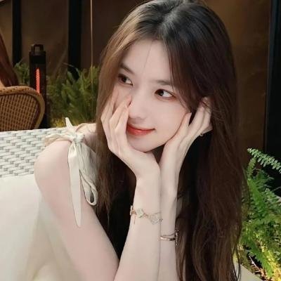 老艺术家孙女豪车代步炫富，人设崩塌，连续多日引热议